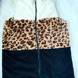 Large Women’s Boutique Léopard Sherpa Vest